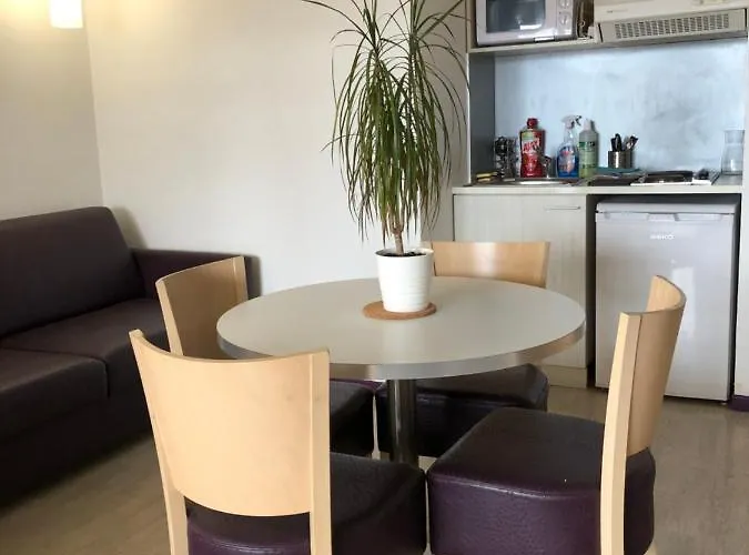 100 M Gare - 4 Places Avec Balcon 10mn Sanctuaire Lurdy