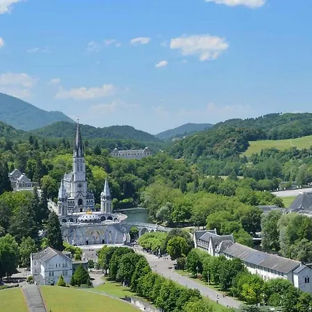 100 M Gare - 4 Places Avec Balcon 10mn Sanctuaire Apartamento