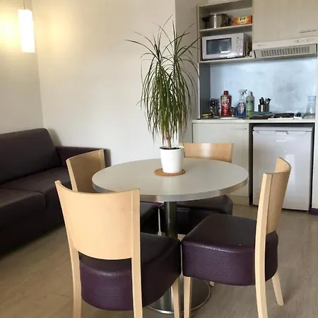 100 M Gare - 4 Places Avec Balcon 10mn Sanctuaire Λούρδη